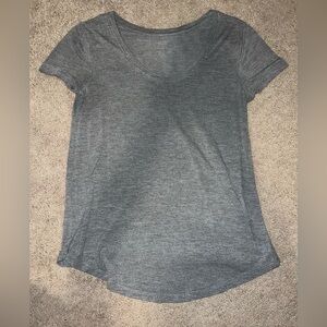 a.n.a Heather Gray Women's Short Sleeve Scoop Neck Top